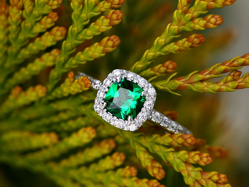 绿钻石和祖母绿的区别是什么