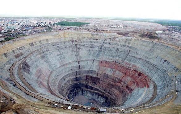 世界最大钻石矿坑