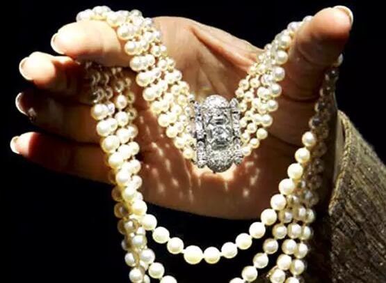 珍珠钻石项链怎么佩戴