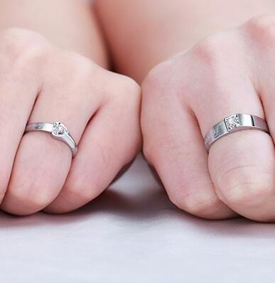 结婚戒指男方买还是女方买 结婚戒指男方买还是女方买