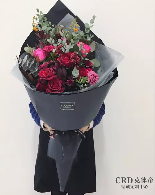 情人节钻戒好还是黄金戒指好 情人节钻戒好还是黄金戒指好