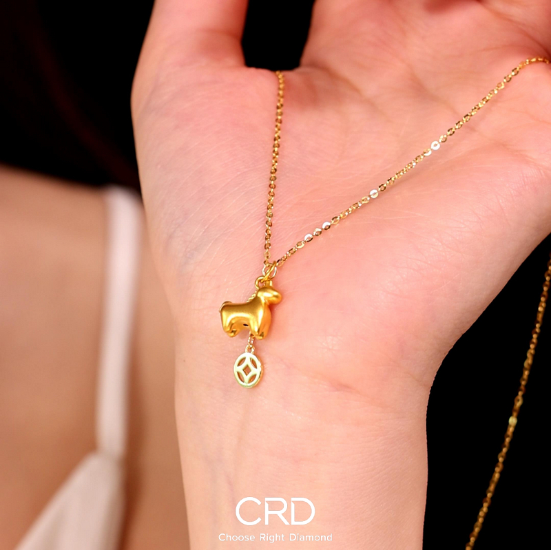 CRD黄金项链|CRD马上有钱足金吊坠，萌驹载财，灵动间显风华