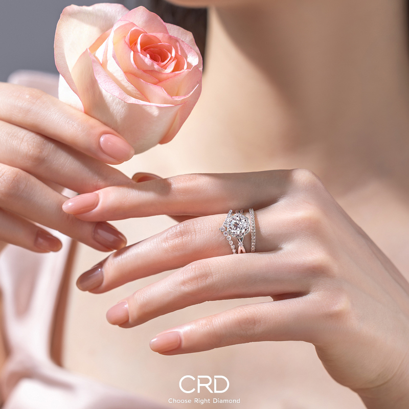 CRD钻戒|捧花钻戒的诗意告白，轻松拿捏最吸睛的存在