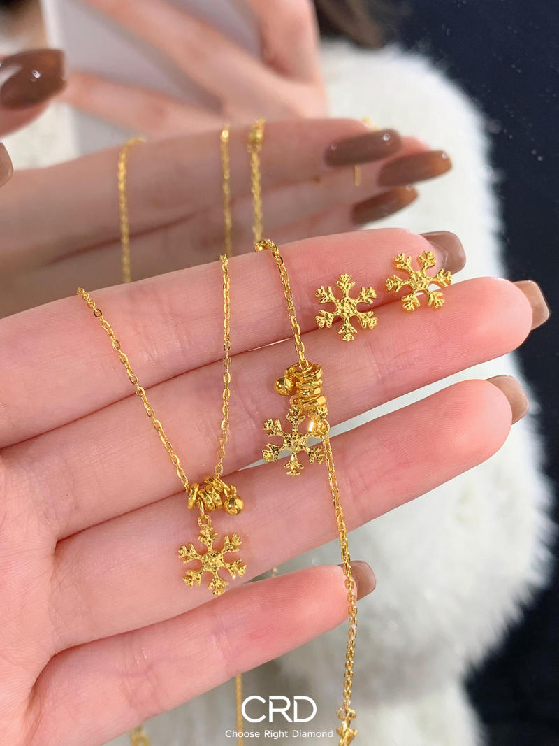 CRD黄金项链丨25岁女生的黄金细软，碎碎冰雪花是一场永不消融的仪式