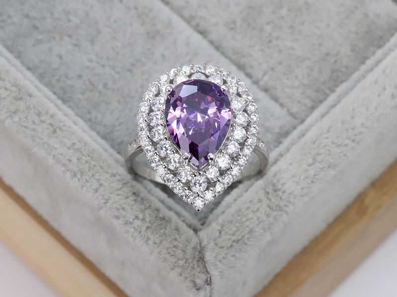 紫色钻石价值多少？贵吗