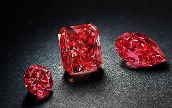 什么叫做血钻石血与璀璨共存的存在