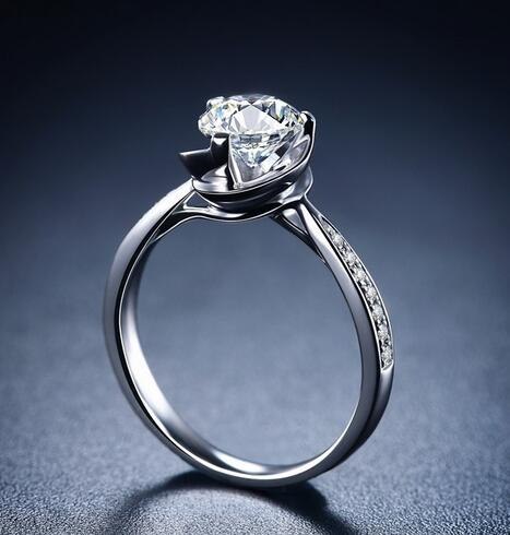 求婚订婚戒指怎么选