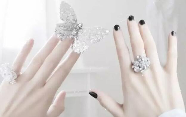 未婚戒指的戴法 未婚戒指的戴法