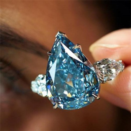 钻石投资行情：彩钻价格稳健上涨，粉钻蓝钻涨势喜人