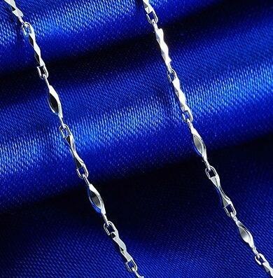 知识 黄金学堂 铂金 铂金,因为纯白无暇的自然光泽,以及被人类寓意的