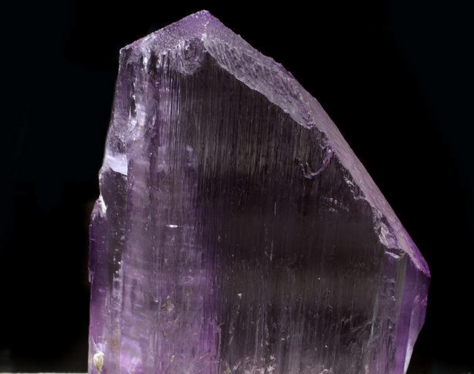 紫锂辉石