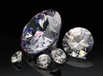 荧光会对钻石的外观产生影响吗