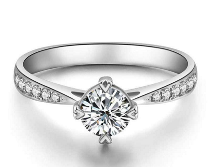 结婚镶嵌钻石戒指的款式有哪些