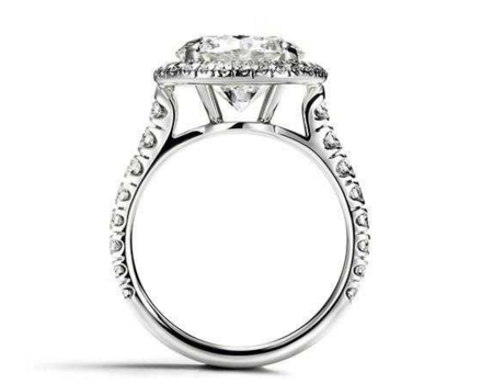 订婚戒指和结婚戒指应该怎么选