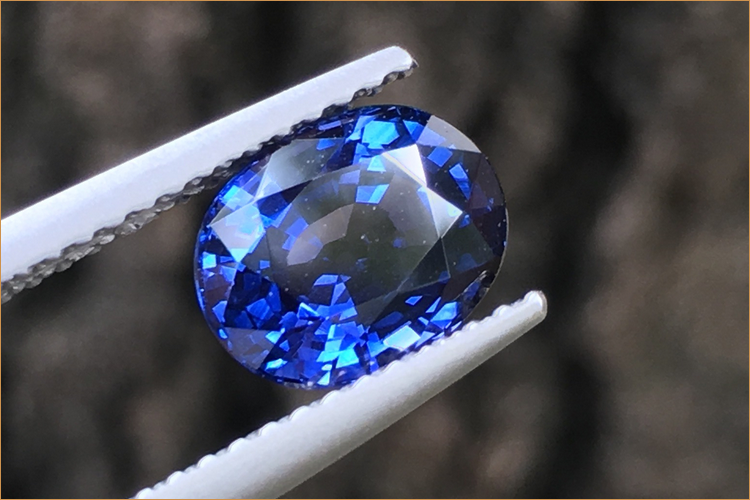 变色蓝宝石是什么宝石