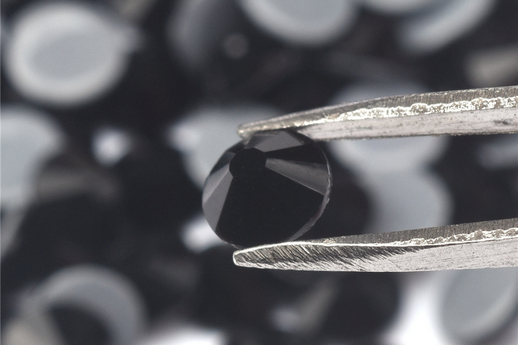 黑色钻石是如何形成的