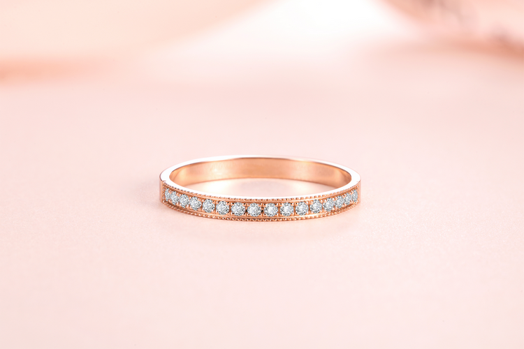 18k金克徕帝钻石戒指的价格贵不贵
