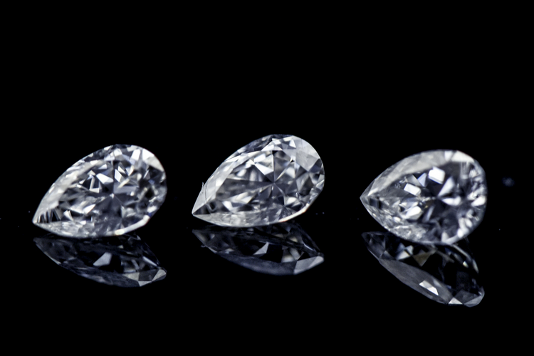 如何分辨人造钻石