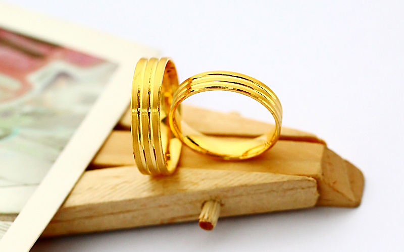 结婚的黄金戒指一般多少钱
