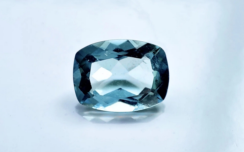 海蓝宝石和钻石哪个好