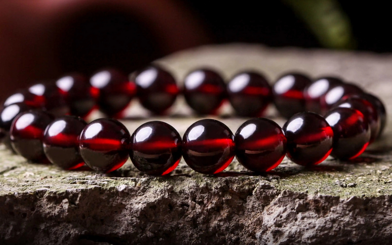 红宝石和石榴石有什么不同