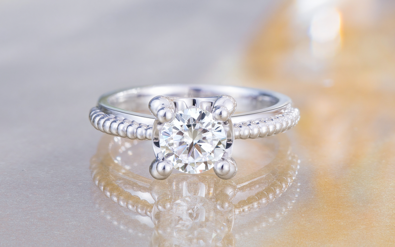 钻石戒指回收会折很多钱吗，钻石戒指回收会贬值吗？