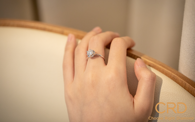 钻石戒指的环用什么做的