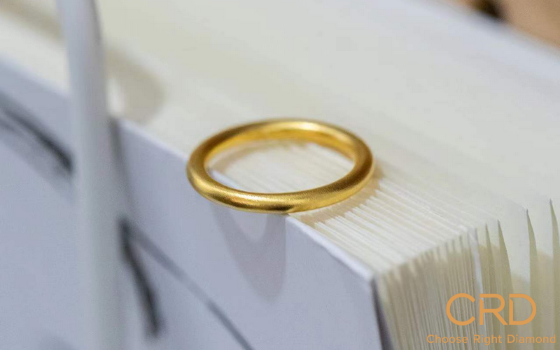 求婚戒指是铂金好还是黄金好