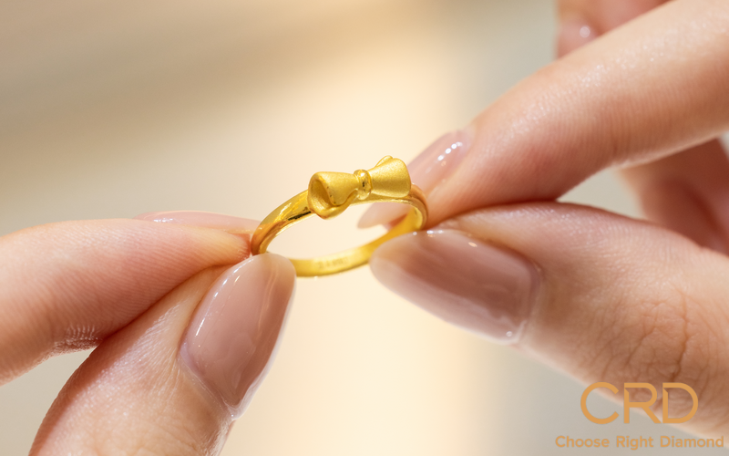 女款黄金戒指和钻戒哪个值得买
