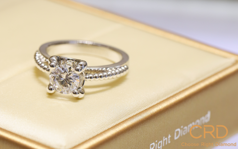 钻石结婚戒指选择方法