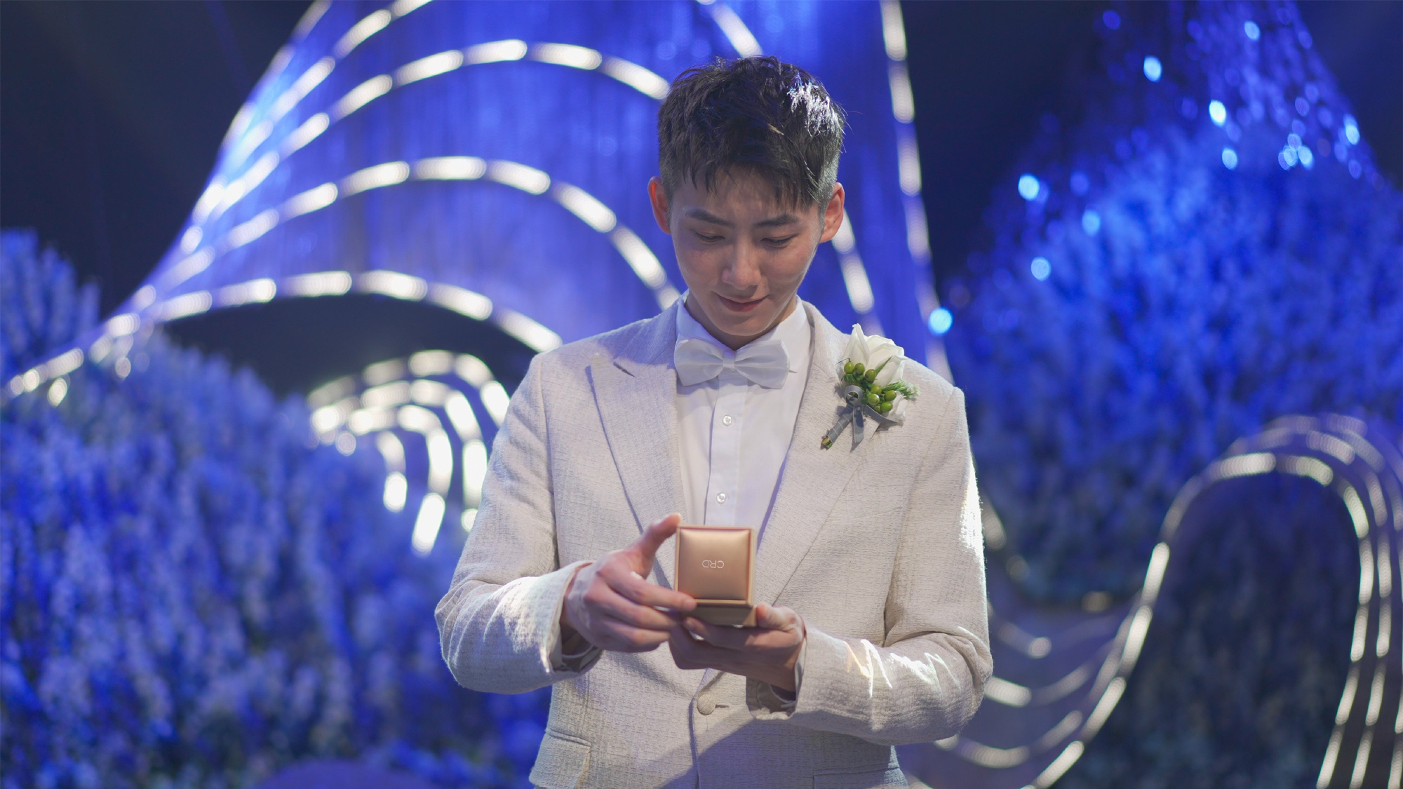 CRD克徕帝见证大王步入婚礼殿堂，点亮爱情闪耀时刻。