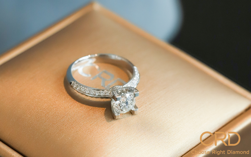 求婚戒指是铂金戒指吗