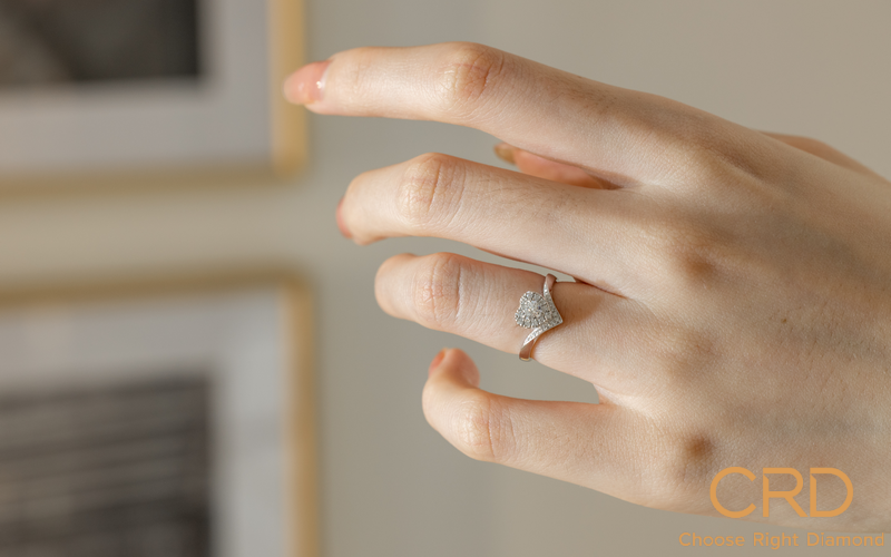 结婚戒指要买钻戒还是普通戒指