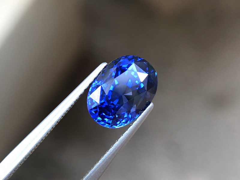蓝晶石和蓝宝石的区别