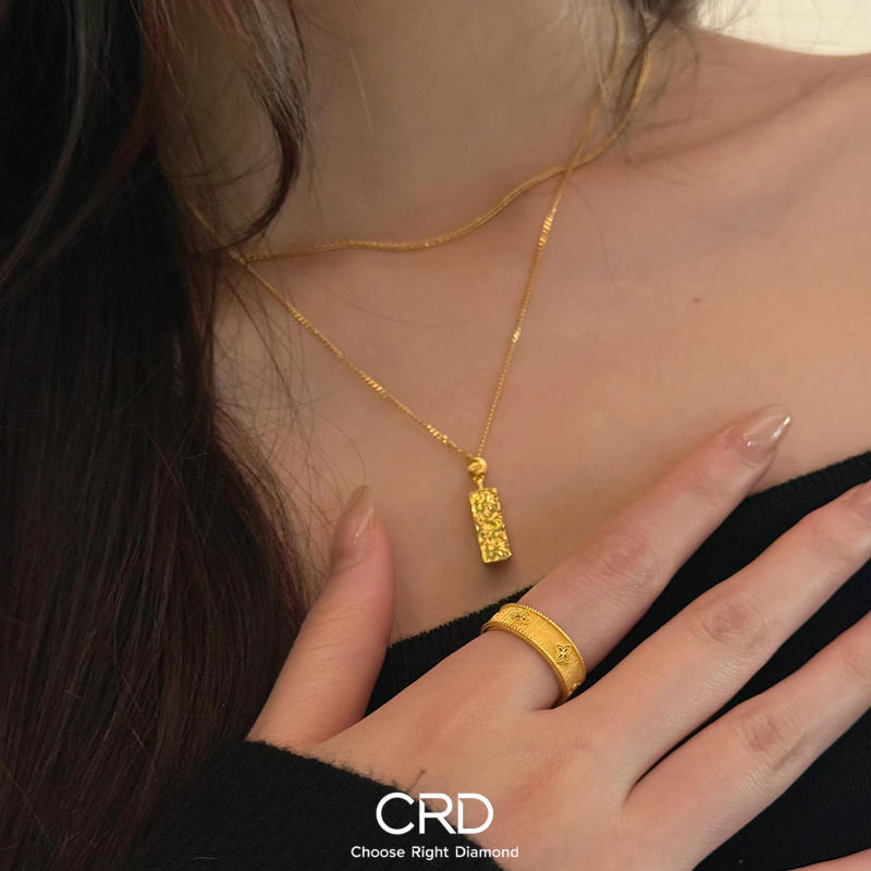 黄金<a href='https://www.crd.cn/xq-diaozhui/' target='_blank' style='color:#927658;text-decoration:underline;'>链坠</a> CRD黄金链坠