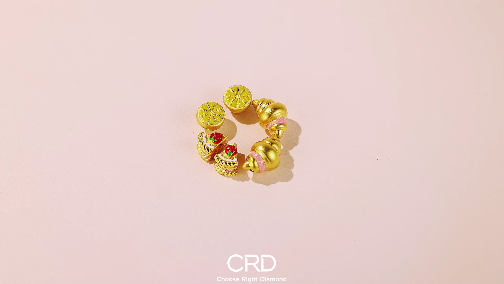 黄金<a href="https://www.crd.cn/qiuhun/shouliandapei/" target="_blank" style="color:#927658;text-decoration:underline;">手链</a>