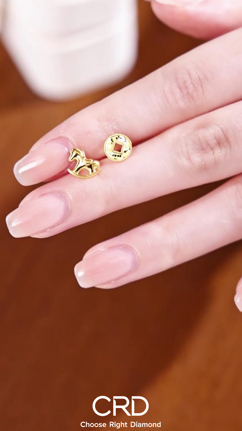 黄金耳钉