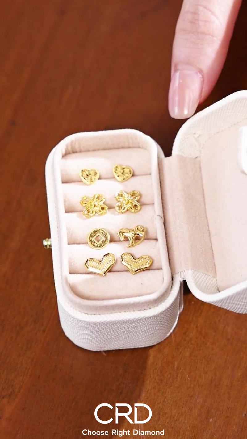 黄金耳钉
