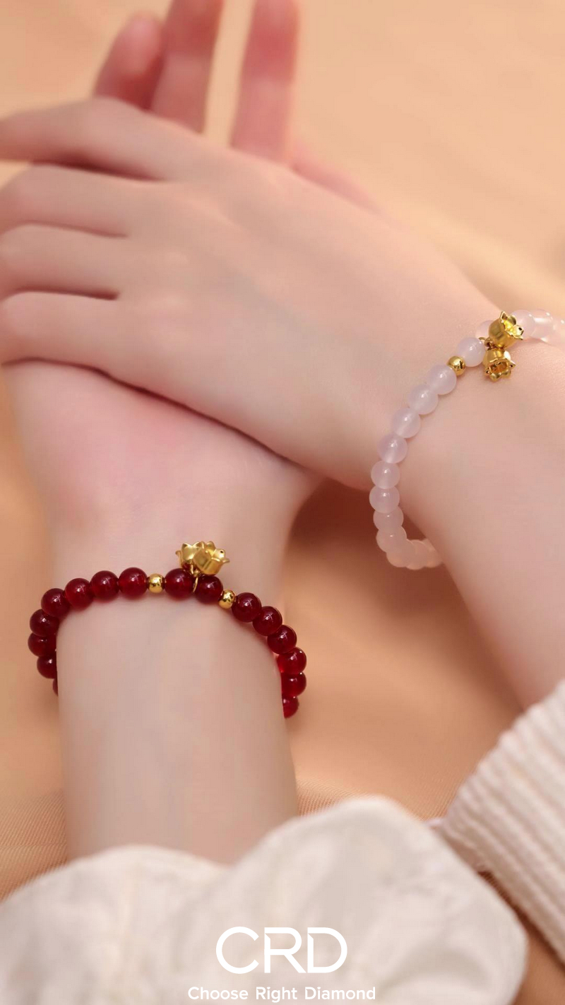 <a href="https://www.crd.cn/huangjin/" target="_blank" style="color:#927658;text-decoration:underline;">黄金</a><a href="https://www.crd.cn/qiuhun/shouliandapei/" target="_blank" style="color:#927658;text-decoration:underline;">手链</a> CRD黄金