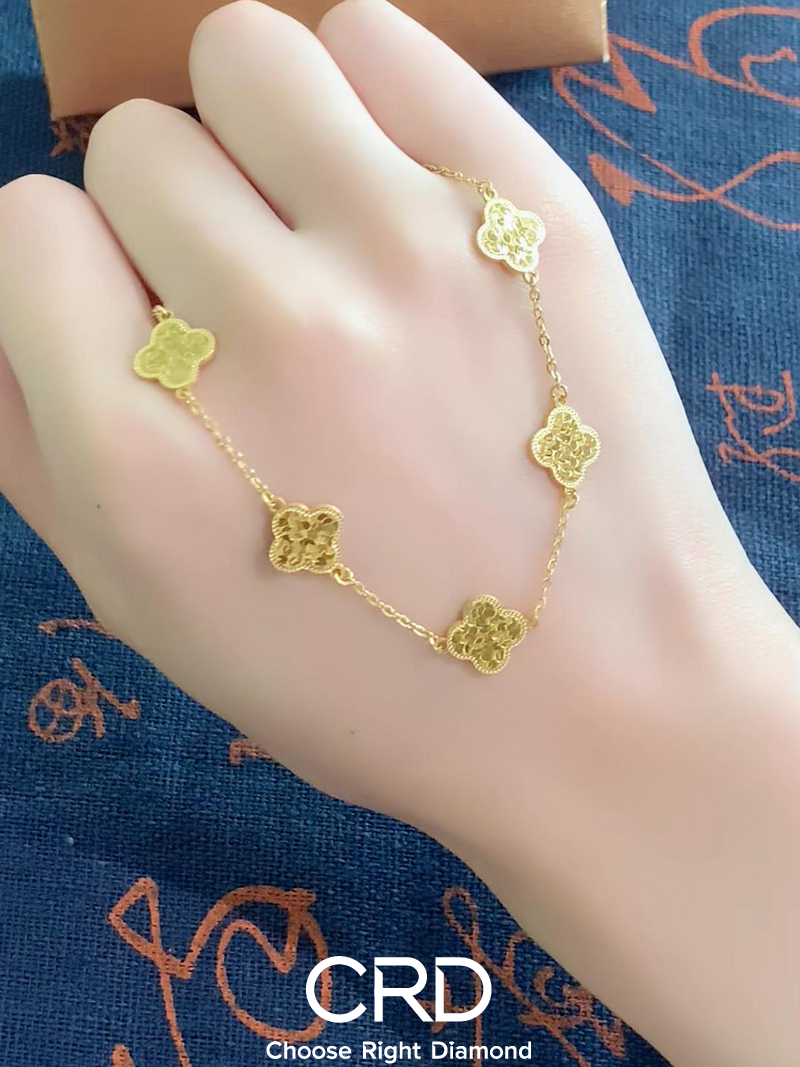 <a href="https://www.crd.cn/huangjin/" target="_blank" style="color:#927658;text-decoration:underline;">黄金</a>手链 CRD黄金