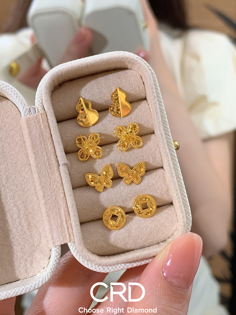 黄金耳钉