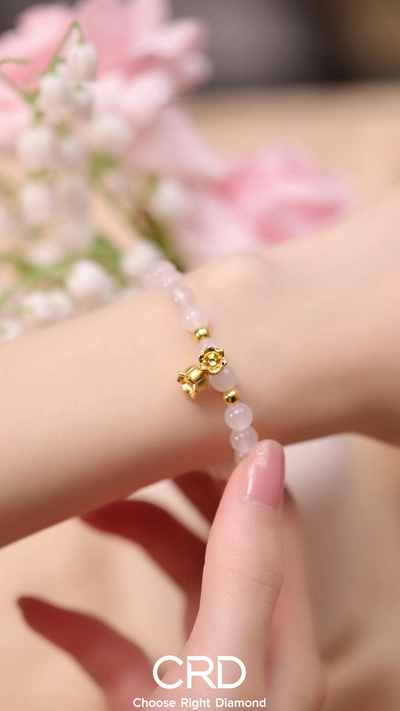 CRD<a href="https://www.crd.cn/huangjin/" target="_blank" style="color:#927658;text-decoration:underline;">黄金</a> 黄金<a href="https://www.crd.cn/qiuhun/shouliandapei/" target="_blank" style="color:#927658;text-decoration:underline;">手链</a>