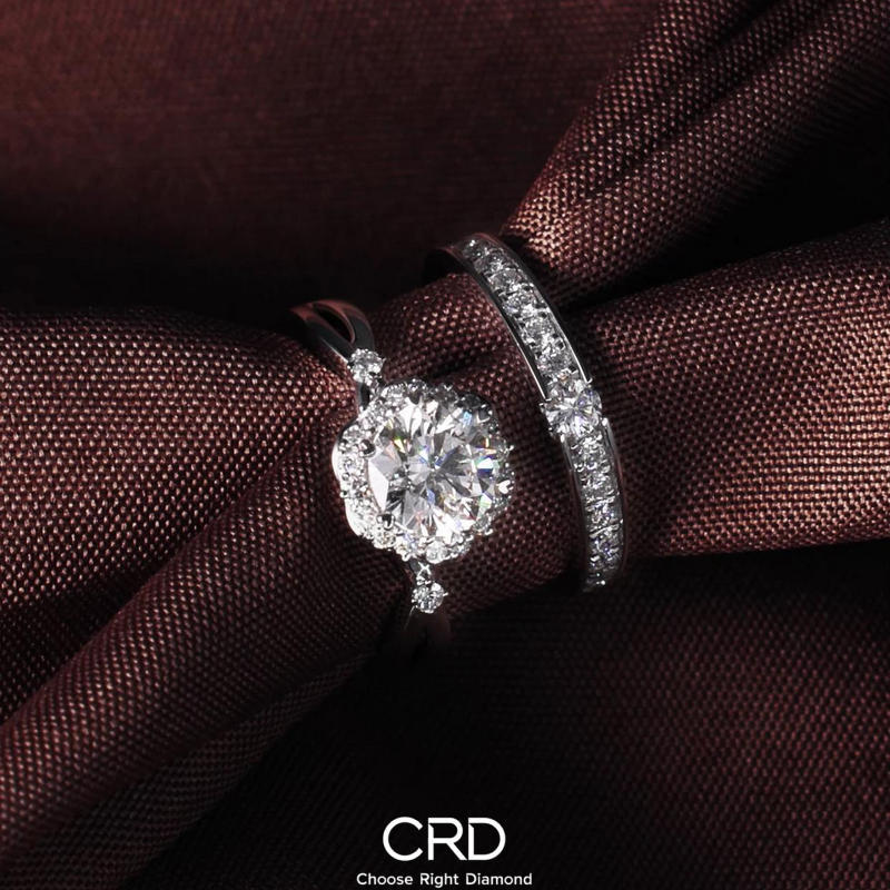 <a href='https://www.crd.cn/diamond/' target='_blank' style='color:#927658;text-decoration:underline;'>钻石</a><a href='http://www.crd.cn/xq-jiezhi/' target='_blank' style='color:#927658;text-decoration:underline;'>戒指</a> CRD钻石戒指