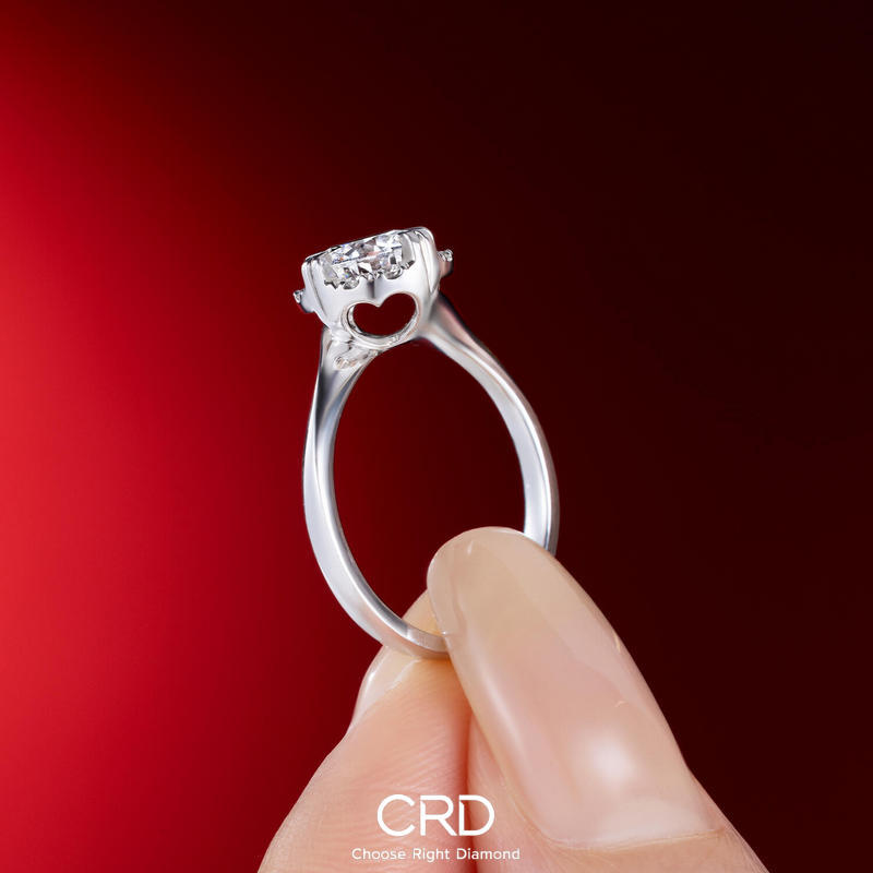 <a href='https://www.crd.cn/diamond/' target='_blank' style='color:#927658;text-decoration:underline;'>钻石</a><a href='http://www.crd.cn/xq-jiezhi/' target='_blank' style='color:#927658;text-decoration:underline;'>戒指</a> CRD钻石戒指